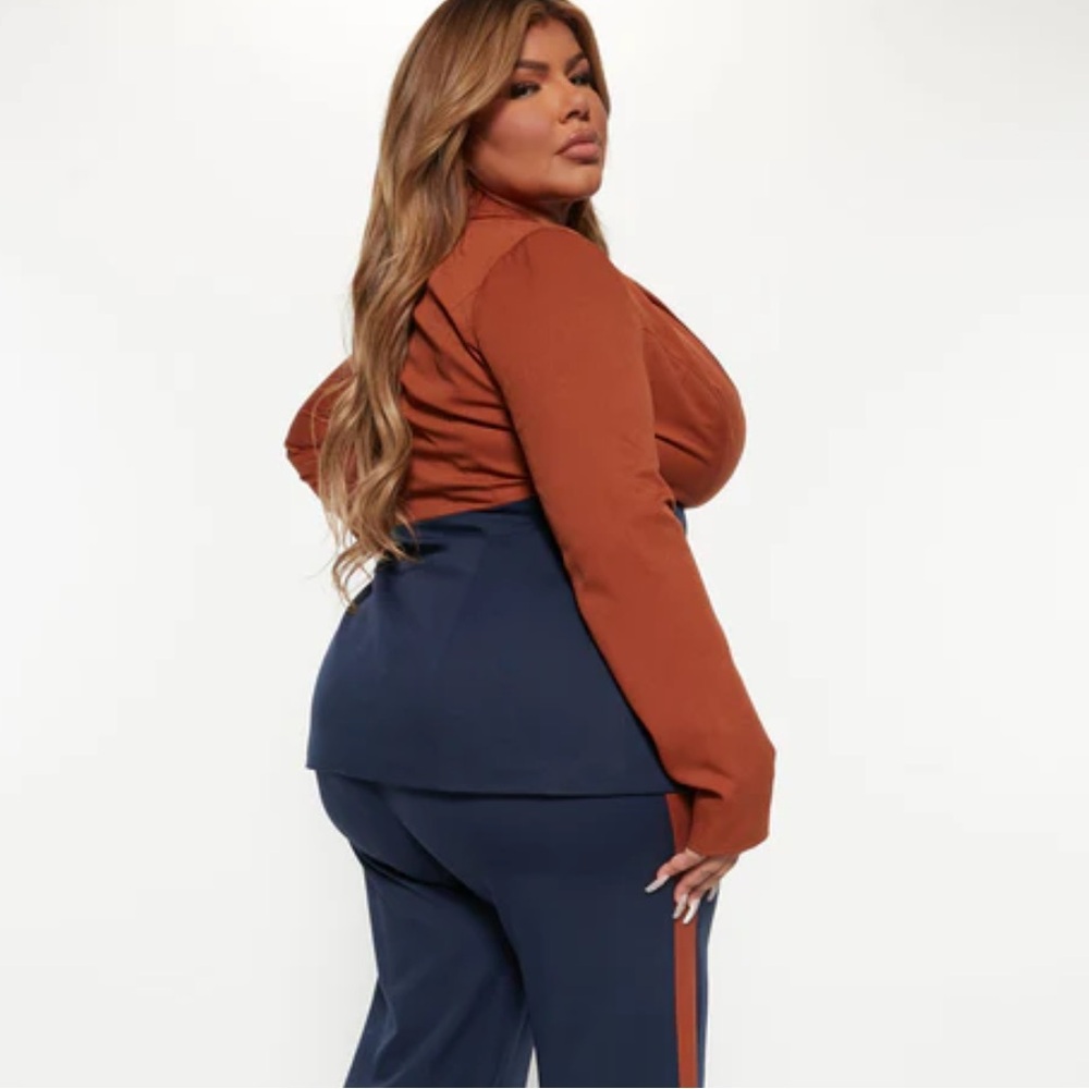 NWT Fashion Nova Made a Big Move Set. 1X Rust and Navy Two-Piece Set